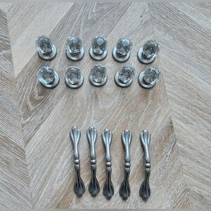 Beautiful Chic Silver and Glass Cabinet Knobs and Handles Set From Richelieu